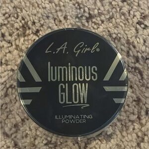 L.A. Colors Luminous Glow Illuminating Powder - Black